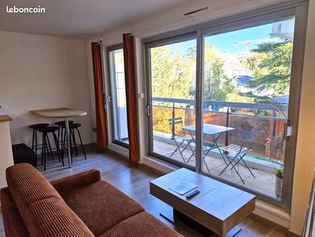 grand studio meublé avec balcon et box - sceaux (proche paris  rer b  universités)