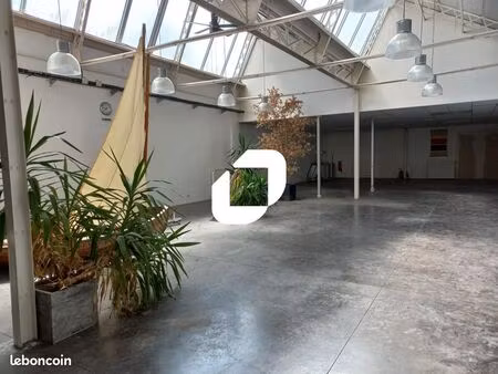 bureau 310 m²