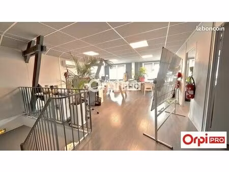 bureau 481 m²