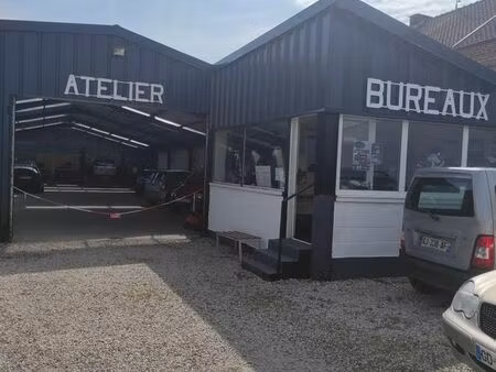 local commercial garage ou entrepot avec vitrine plus maison
