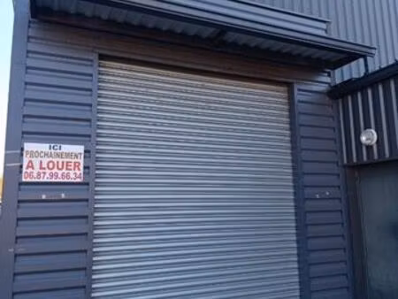 local commercial avec chambre froide