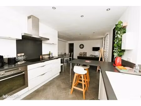 maisonnette meublée dans petite copropriété