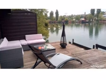 châlet de pêche au bord de l'eau - rer c