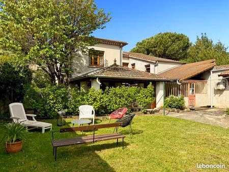 maison 9 pièces 212 m²