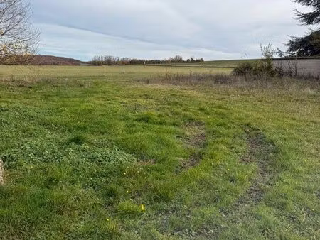 vend beau terrain constructible
