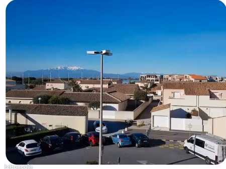 studio avec terrasse à 50m à pied de la plage