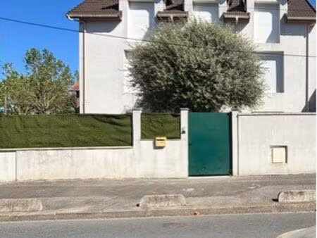 apparemment dans maison