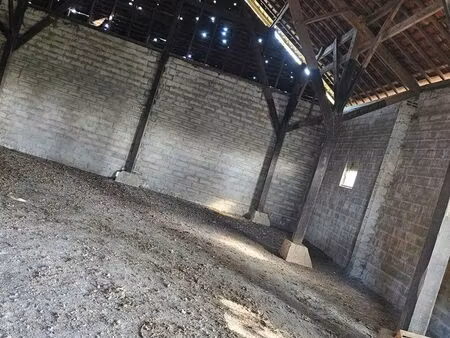 bâtiment de stockage 200 m2