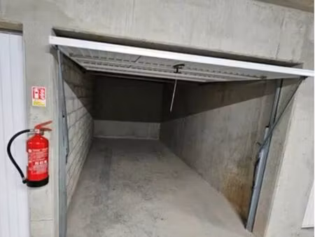 box/garage a louer