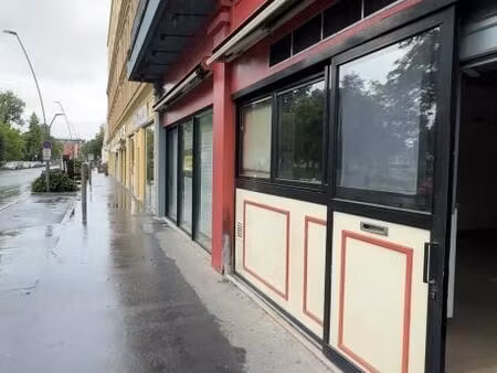 local commercial 102 m²