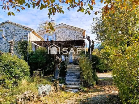 mas 5 pièces 140 m²