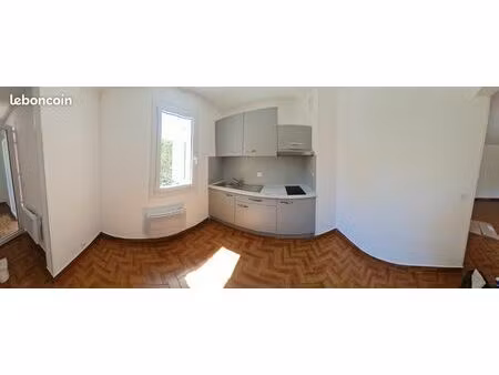 location studio refait a neuf