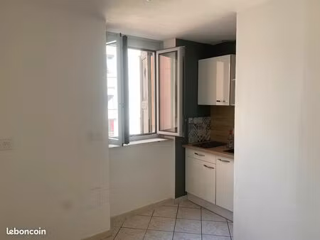 appartement f2 refait a neuf   lumineux   bien isolé