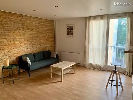 t2 meublé 51m² + bureau/dressing + cellier + parking optionnel – lumineux