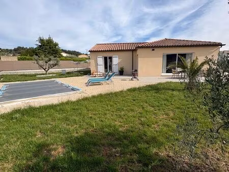 maison récente avec piscine et vue dégagée – calme absolu