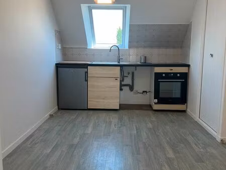 t2 vannes quartier cliscouet/ conleau 28 m2 et 35 au sol  complétement rénové  cuisine équ