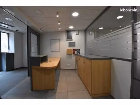 local bureaux 140 m²