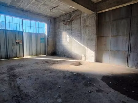 hangar garage dépôt