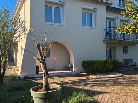 maison familiale et dépendances