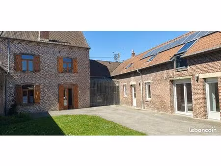 maison   appartement et son corps de ferme en centre ville