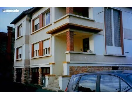 à louer appartement 102 m2 avec parking et garage