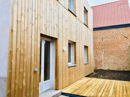 f2 avec terrasse + parking