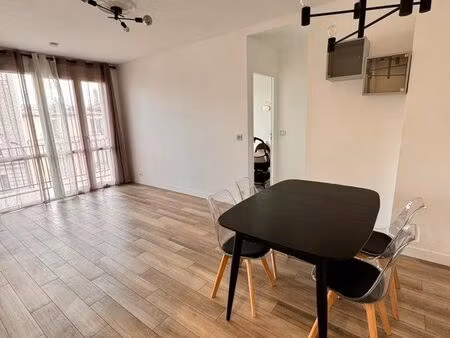 superbe meublé rénové 40 m² avec balcon 8 m² + parking