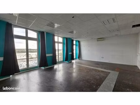 bureaux 150 m² quai des chartrons
