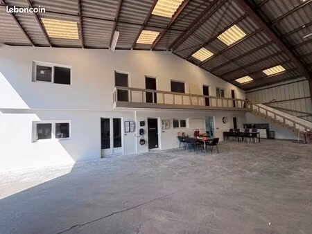 local 885 m² caudan