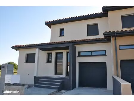 villa 4 pièces 120 m²