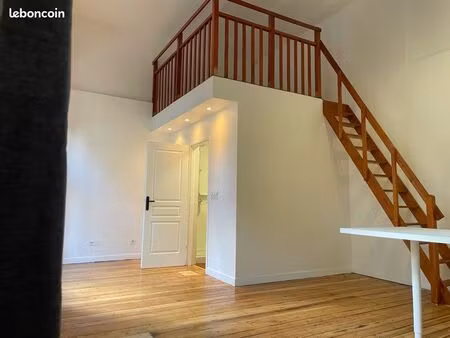 studio mezzanine refait à neuf – 30 m² – gare de tourcoing