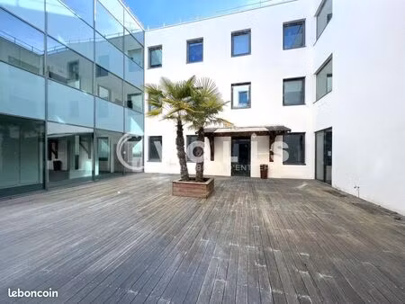 bureau 186 m²