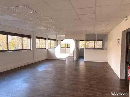 bureau 89 m²