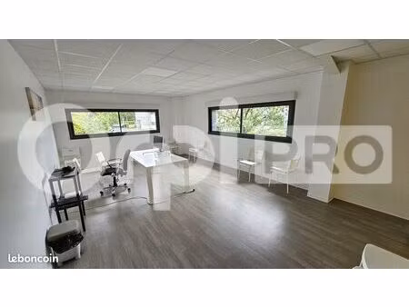 bureau 30 m²