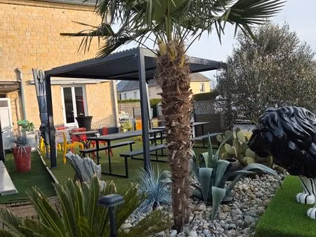 bar restaurant