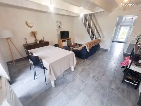 maison avec terrasse et jardin clos