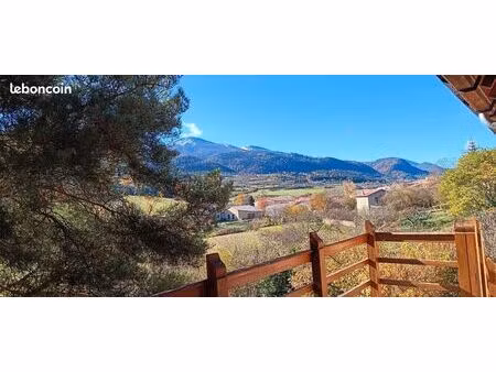 grande maison d'architecte de montagne avec terrain