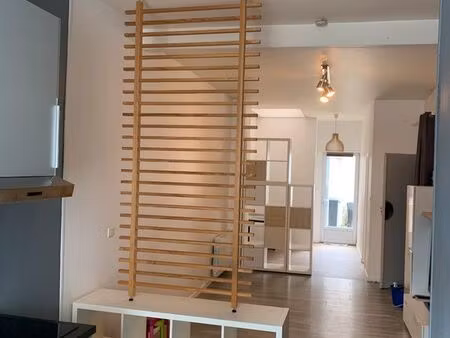 agréable t2 avec cour privée