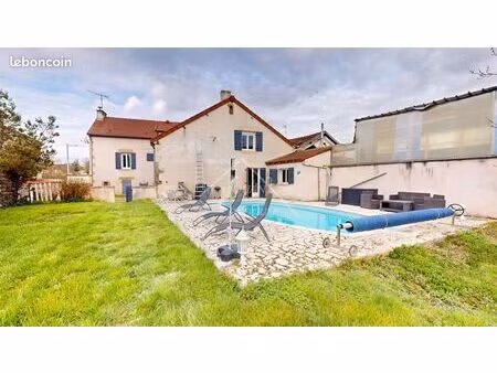 maison 8 pièces 160 m²