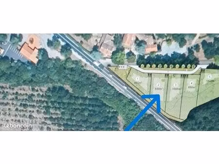 terrain 4 faces viabilisé de 830m2
