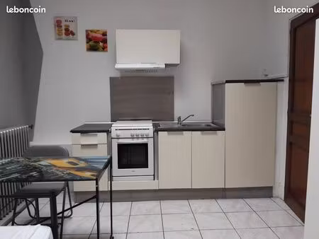 studio meublé très proche gare