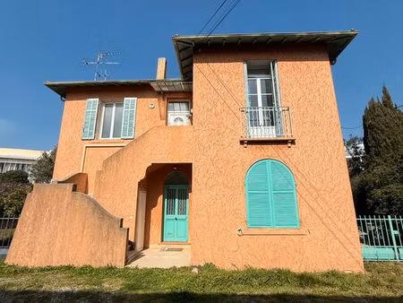maison 118 m² — 2 appartements indépendants — fréjus  base nature — investissement ou fami