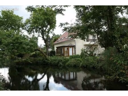 roussigny  le secret le mieux gardé de l'essonne — maison en bord d'étang  4 chambres  pis