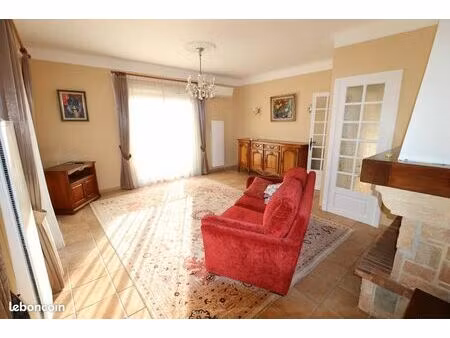 ? rare : élégante maison de ville 3 faces – secteur prisé