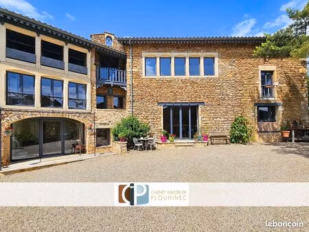 maison 8 pièces 305 m²