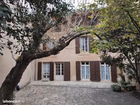 a vendre maison de 180 m2 + 100 m2 greniers+ dépendances 200m2