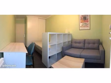 grande chambre meublée - accès indépendant - rer b - pas de frais d'agence