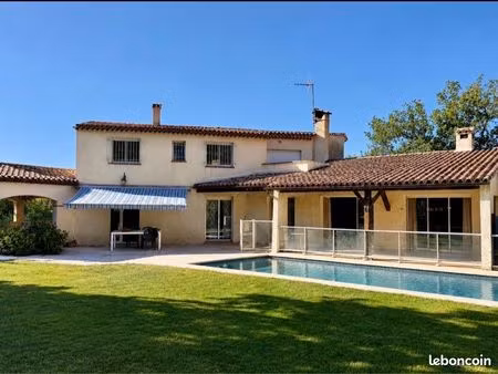 propriété de caractère 340 m2 avec piscine  une dépendance  2 appartements et sous-sol - l