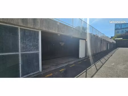 parking/box 13 m² brest