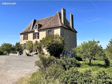 maison 7 pièces 222 m²